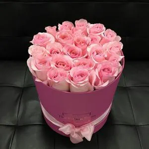 Beautiful feelings in love - Box with flowers