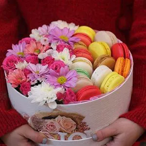 Joy - Box with flowers