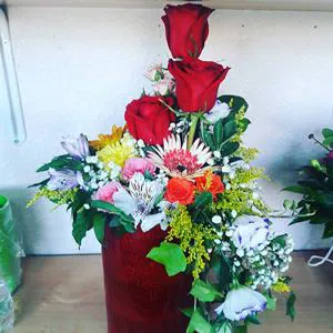 Радость и гармония - Коробка с цветами