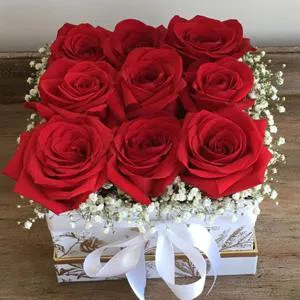 Радость любви - цветы в коробке