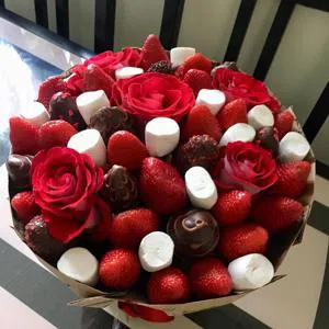 Вкусные розы - Шоколадная клубника