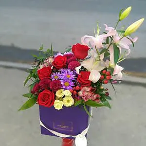 Beautiful and bright selection - Box with flowers