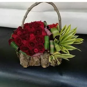 Mixed and bright love - Wooden box with flowers