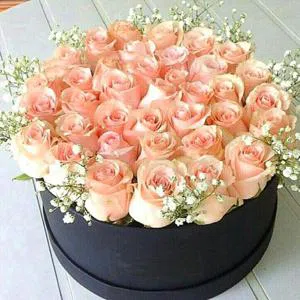 Красивый розовый момент - цветы в коробке