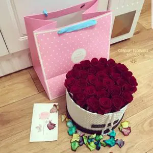 Яркая и любовь - Коробка с цветами