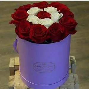Love brightness - Box with flowers