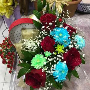 Moment of special love - Box with flowers