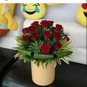Always elegant - Box with flowers