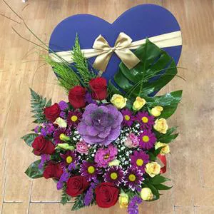 Special moment in love - Box with flowers