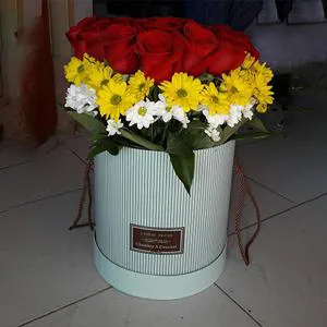 Искрящая радость - Коробка с цветами