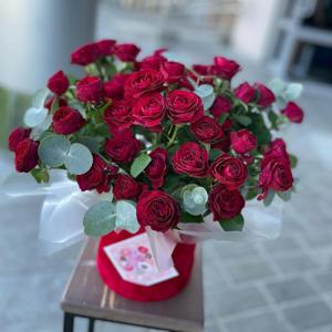 Feel your love - Box with flowers