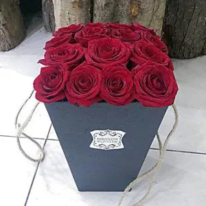 Love landscape - Box with flowers