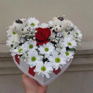 Full of beautiful moments - Box with flowers