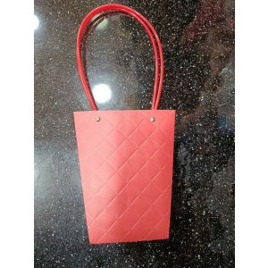 Qirmizi naxışlı qutu