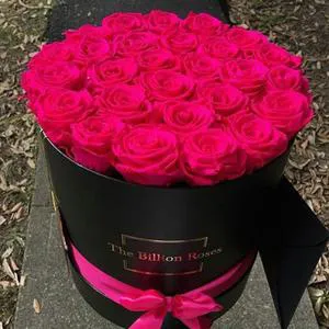 Красивая и значимая - Коробка с цветами