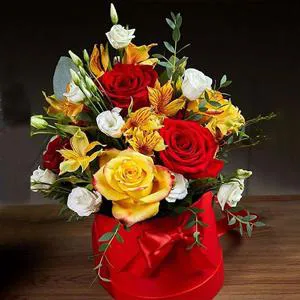 Qutuda parlaq sevgi - Qutuda güllər