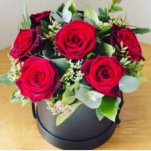 Qutuda parlaqlıq - Qutuda güllər