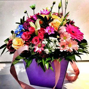 Brightness in the box - Box with flowers