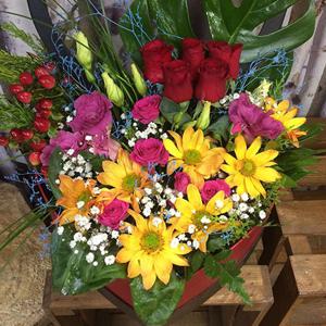 Brightness in the box - Box with flowers