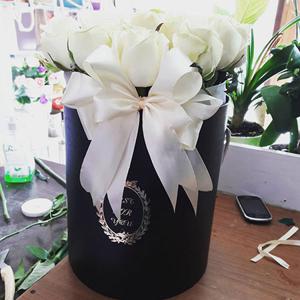 Colorful feelings - Box with flowers