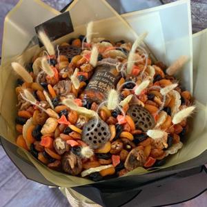 Вкусно и вкусно - новогодние букеты