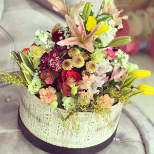 Elegant Thoughts - Box with flowers