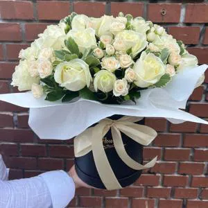 Gorgeous Wishes - Box with flowers