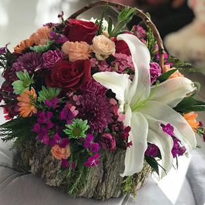 Love and love - Wooden box with flowers