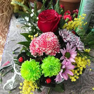 Смешанная и яркая любовь - Коробка с цветами