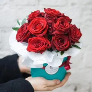 Mixed joys - Box with flowers