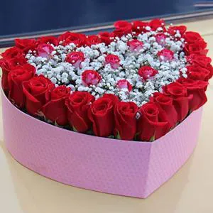 Special moment in love - Box with flowers
