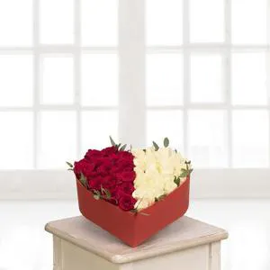 Special moment in love - Box with flowers