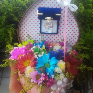 White brightness in the box - Box with flowers