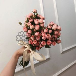 Elegant Valentine’s Day Bouquet