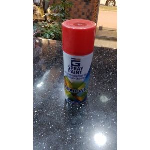 Qırmızı sprey boya