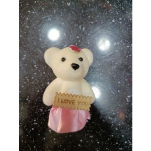 Kiçik çəhrayı  oyuncaq ayı